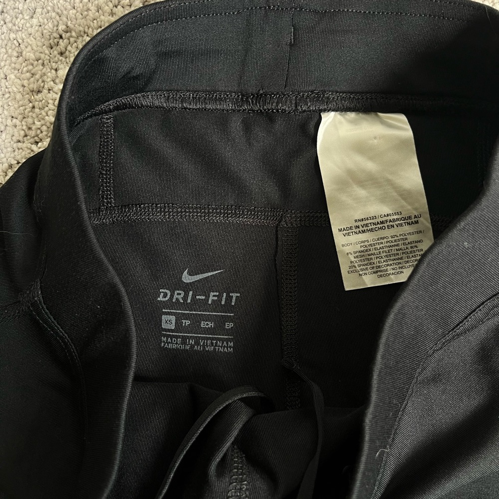 Nike Capris - Picture 3 of 3